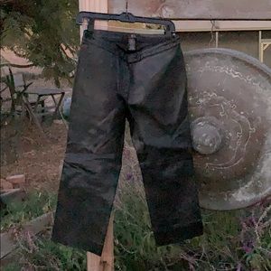 Vintage leather capri 👄 BCBG